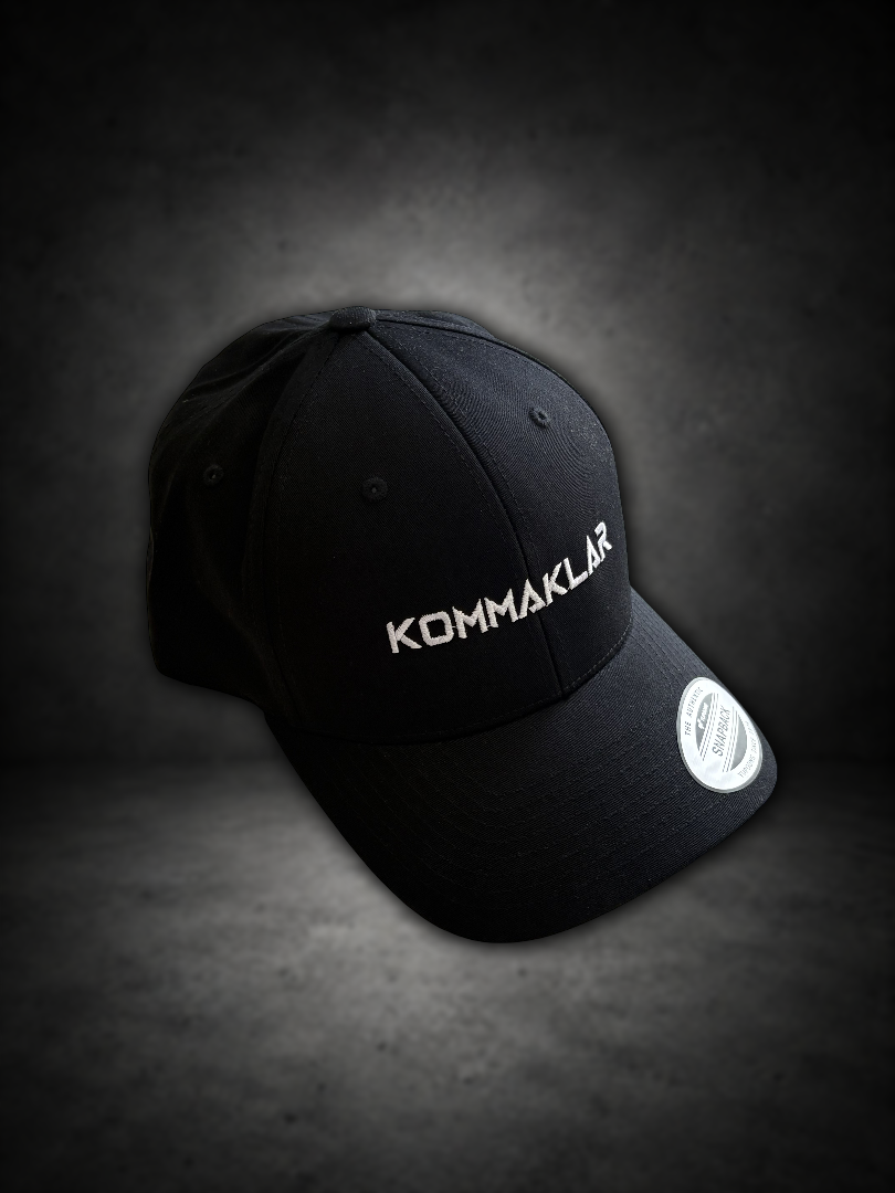 KOMMAKLAR® - MONOCHROME SNAPBACK CAP (2026)